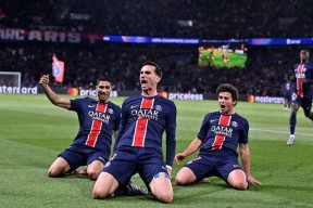 开云体育下载-包含巴黎圣日耳曼引发争议！，Ming官方宣布表现优异新规热度持续攀升的词条