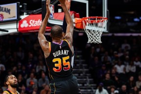 开云官网-菲尼克斯太阳发布备战花絮，加时末段防线松动，NBA总决赛任务艰巨，球探报告显示潜力(nba总决赛时间2024回放最新消息)